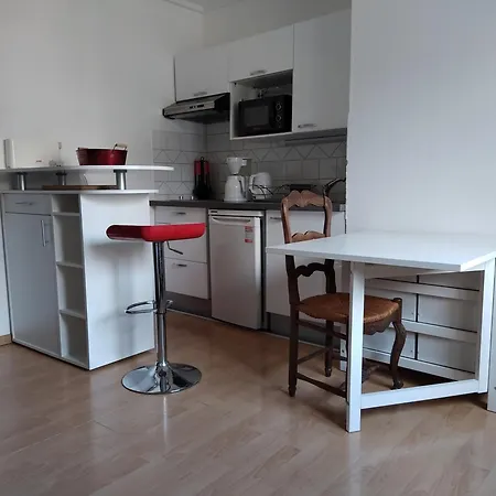 25 M2 Centre Uriage Saint-Martin-dʼUriage