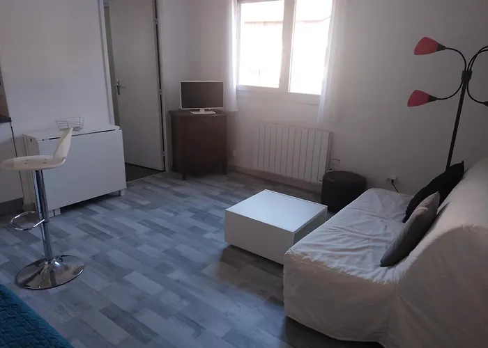 25 M2 Centre Uriage Saint-Martin-dʼUriage